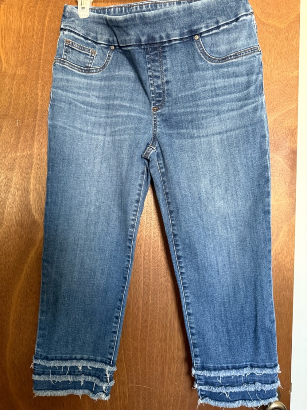 Chicos pull on denim capris